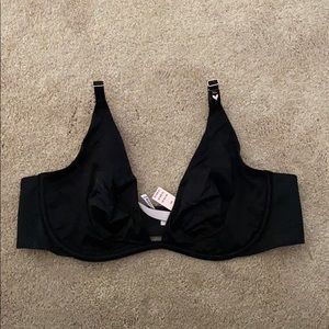 Victoria’s Secret cupless bra